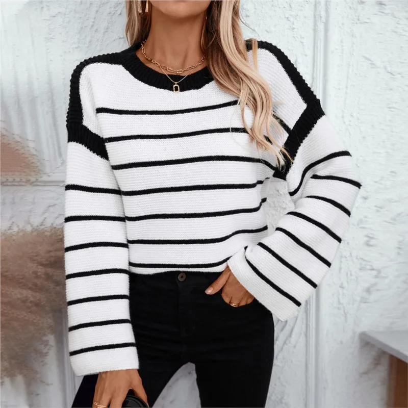 Черно-белый полосатый вязаный свитер с длинными рукавами для женщин - Фотография_6