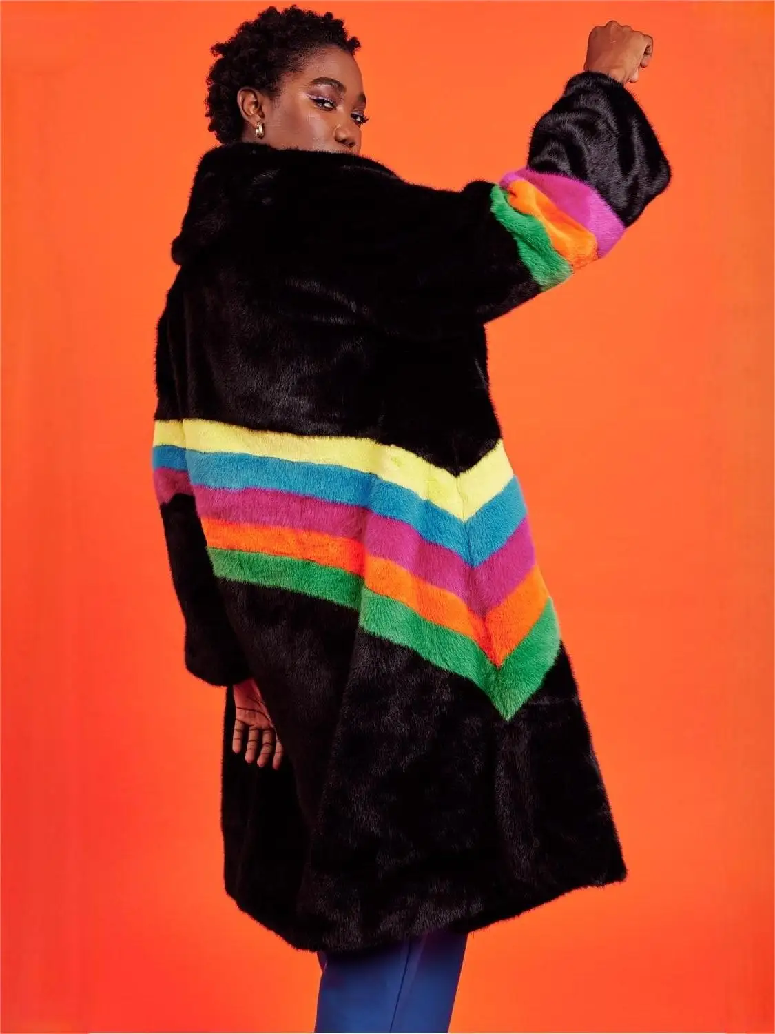 Новая женская шуба из искусственного норкового меха - Фотография_5