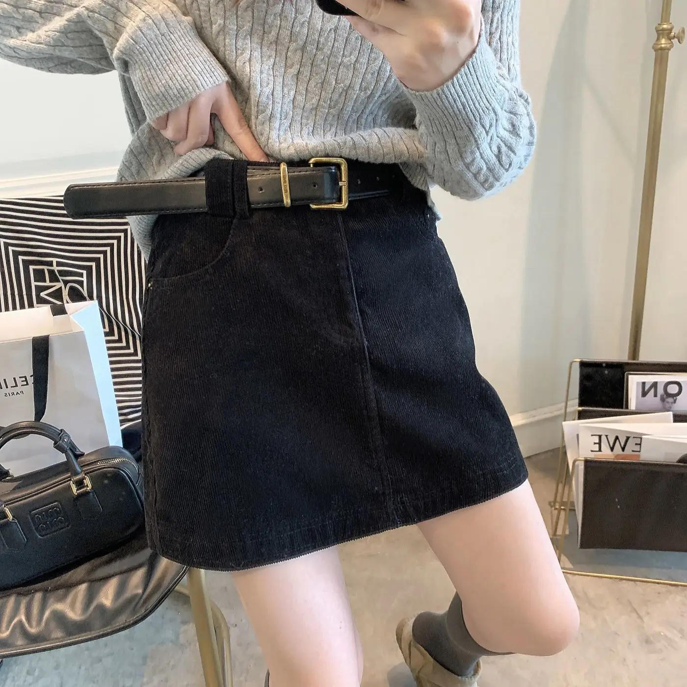 Новая вельветовая юбка трапециевидной формы с высокой талией - Фотография_3