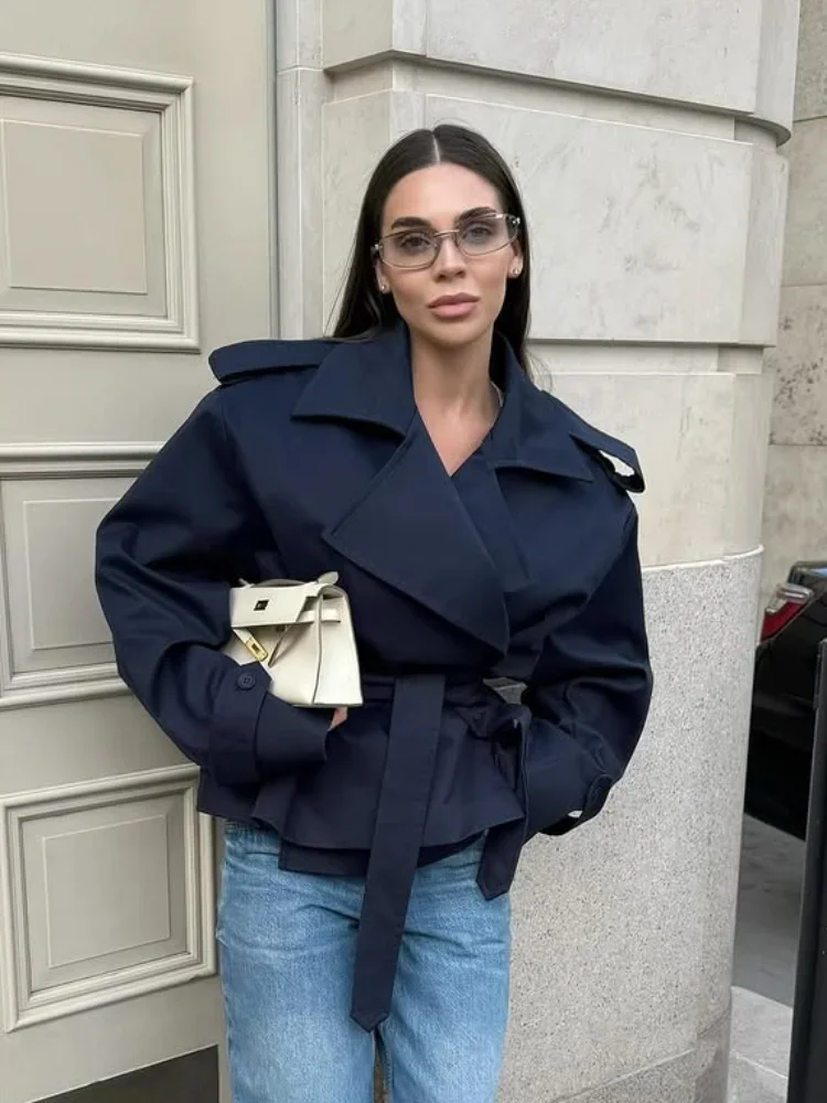 Женская ветровка на шнуровке - Фотография_4