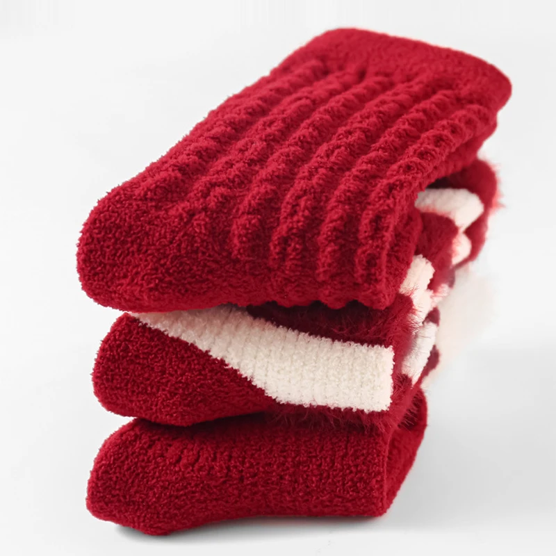 Детские новогодние носки в красную - Фотография_5