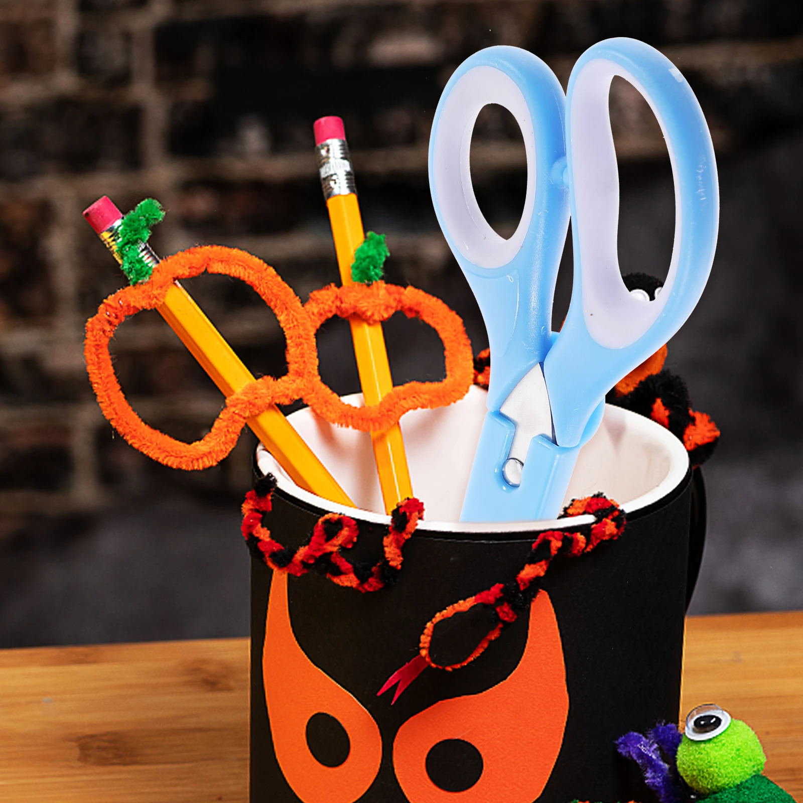 Детские маленькие ножницы с рукавами