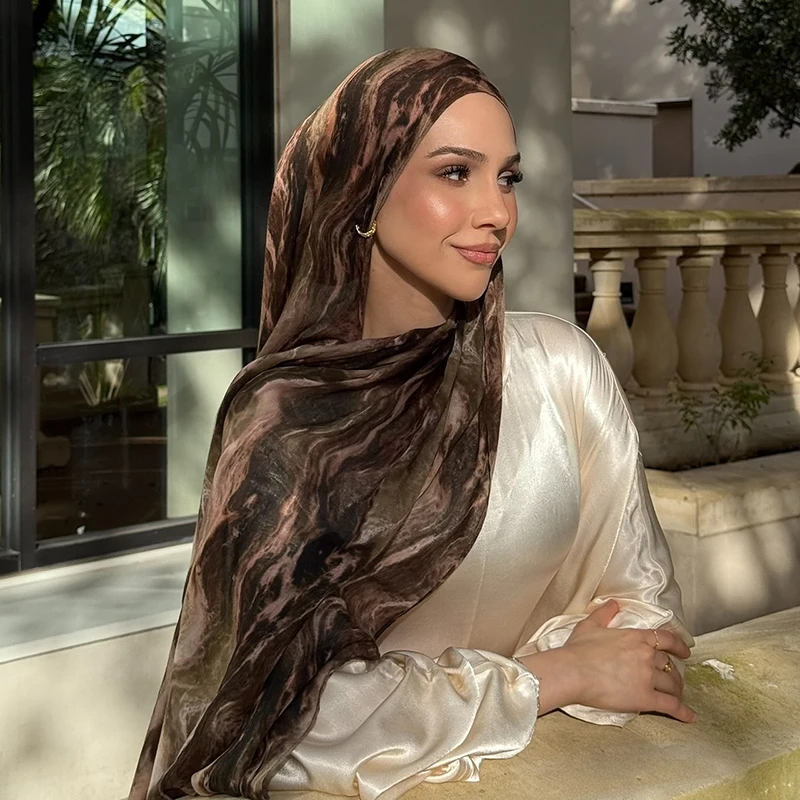 Хиджаб с акварельным принтом - Фотография_3