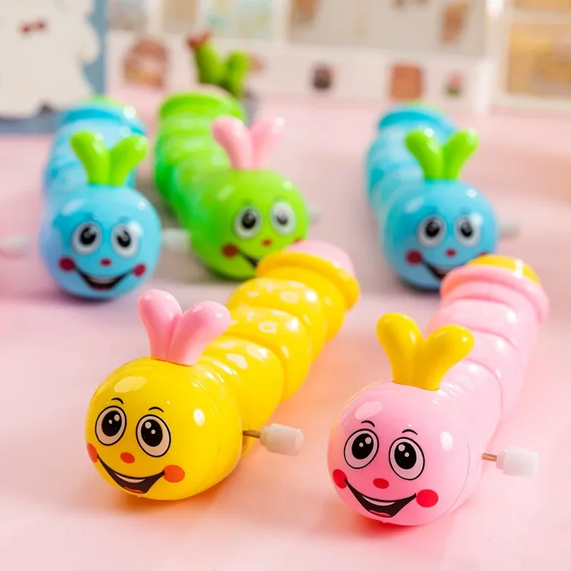Милые заводные игрушки с героями мультфильмов