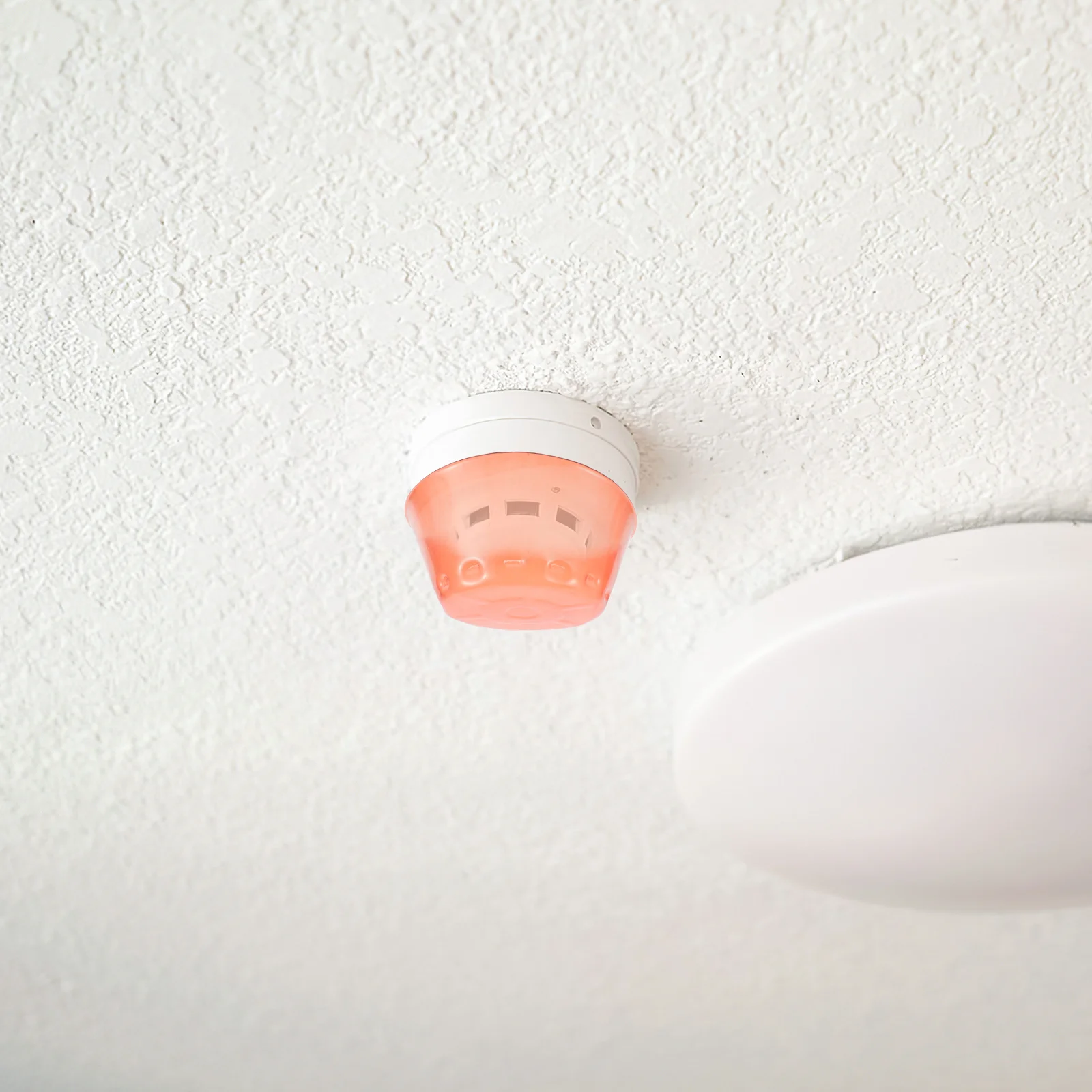 Защитный колпачок для детектора дыма для сигнализации