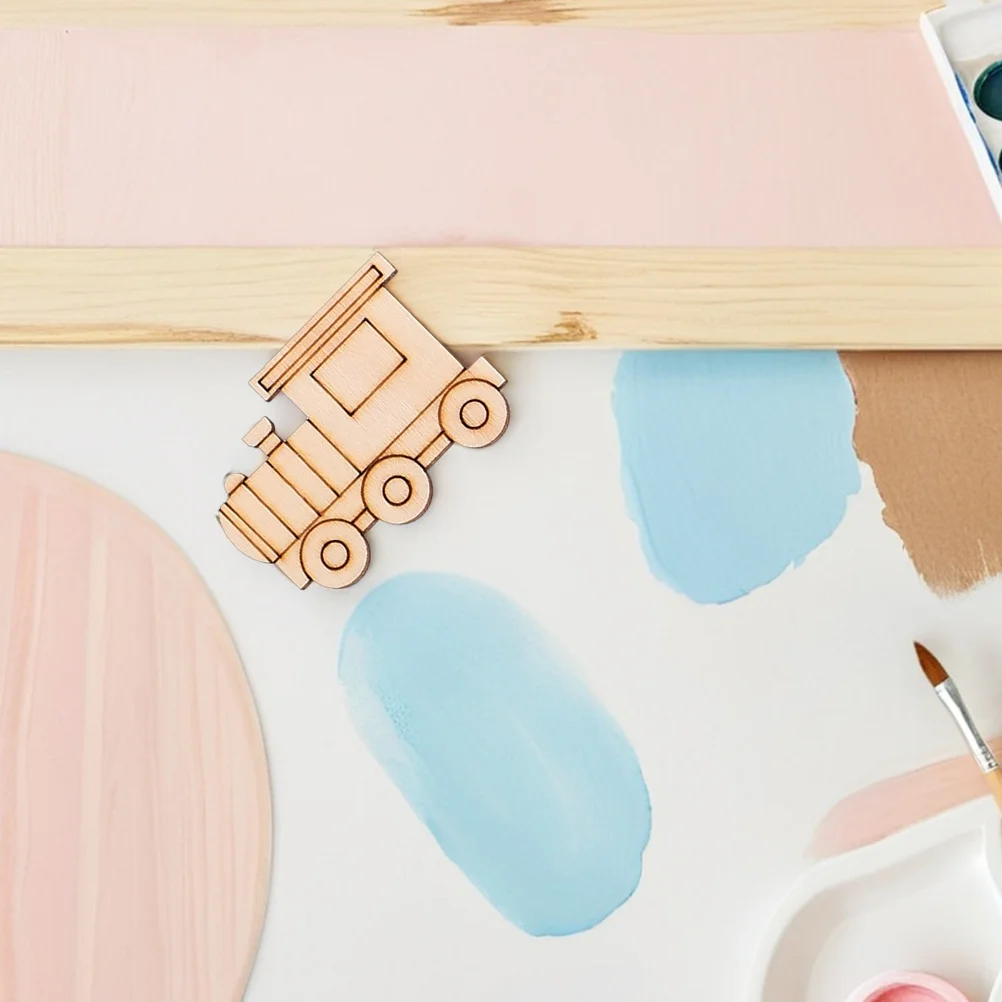 Необработанные ломтики дерева вырезы