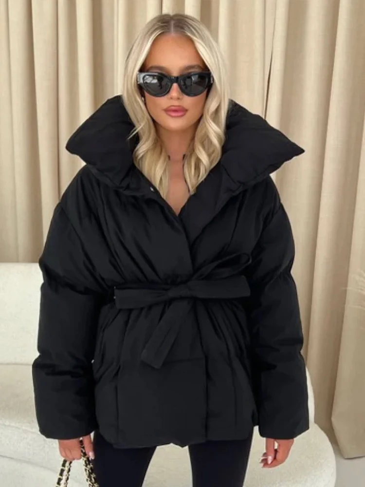 Модный желтый вязаный свитер с буквами - Фотография_4