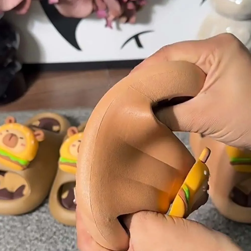 Милые тапочки с капибарой из пвх для бассейна