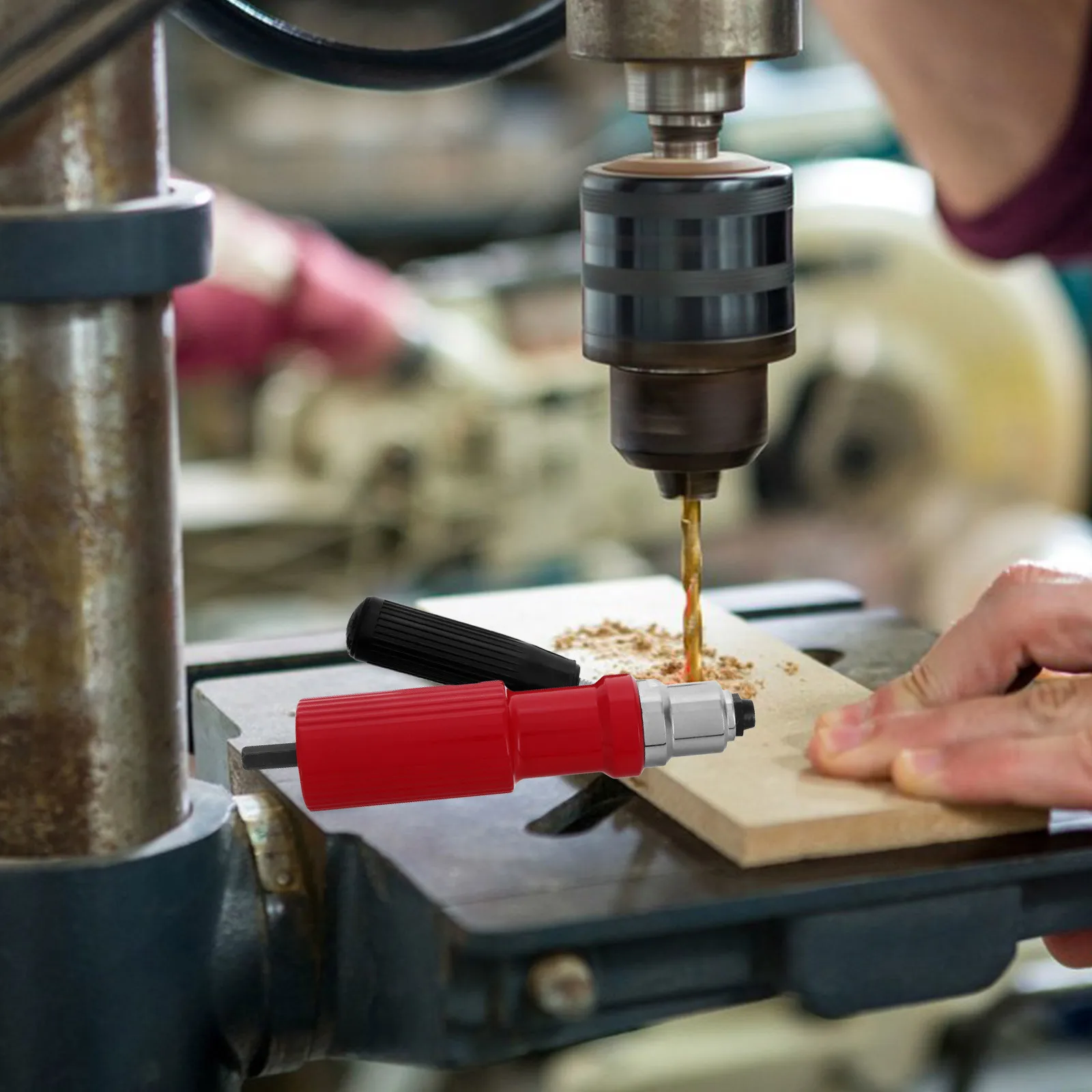 Красный адаптер для клепальной дрели - Фотография_6