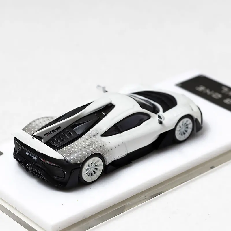 Cwl 1:64 mercedes-benz amg one - Фотография_5