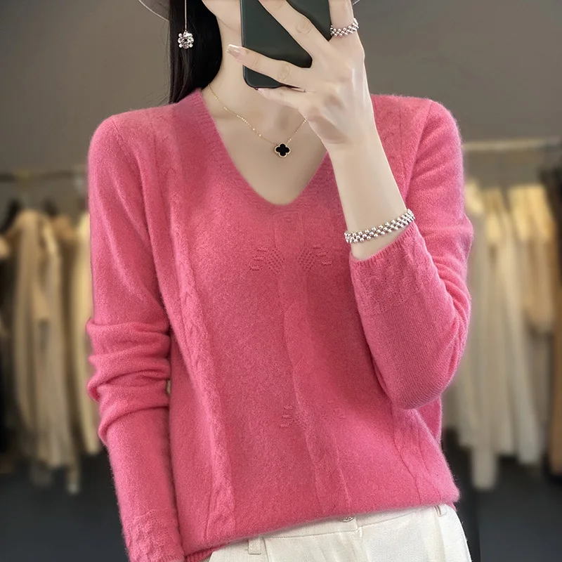 Женский трикотажный свитер с v-образным вырезом - Фотография_5