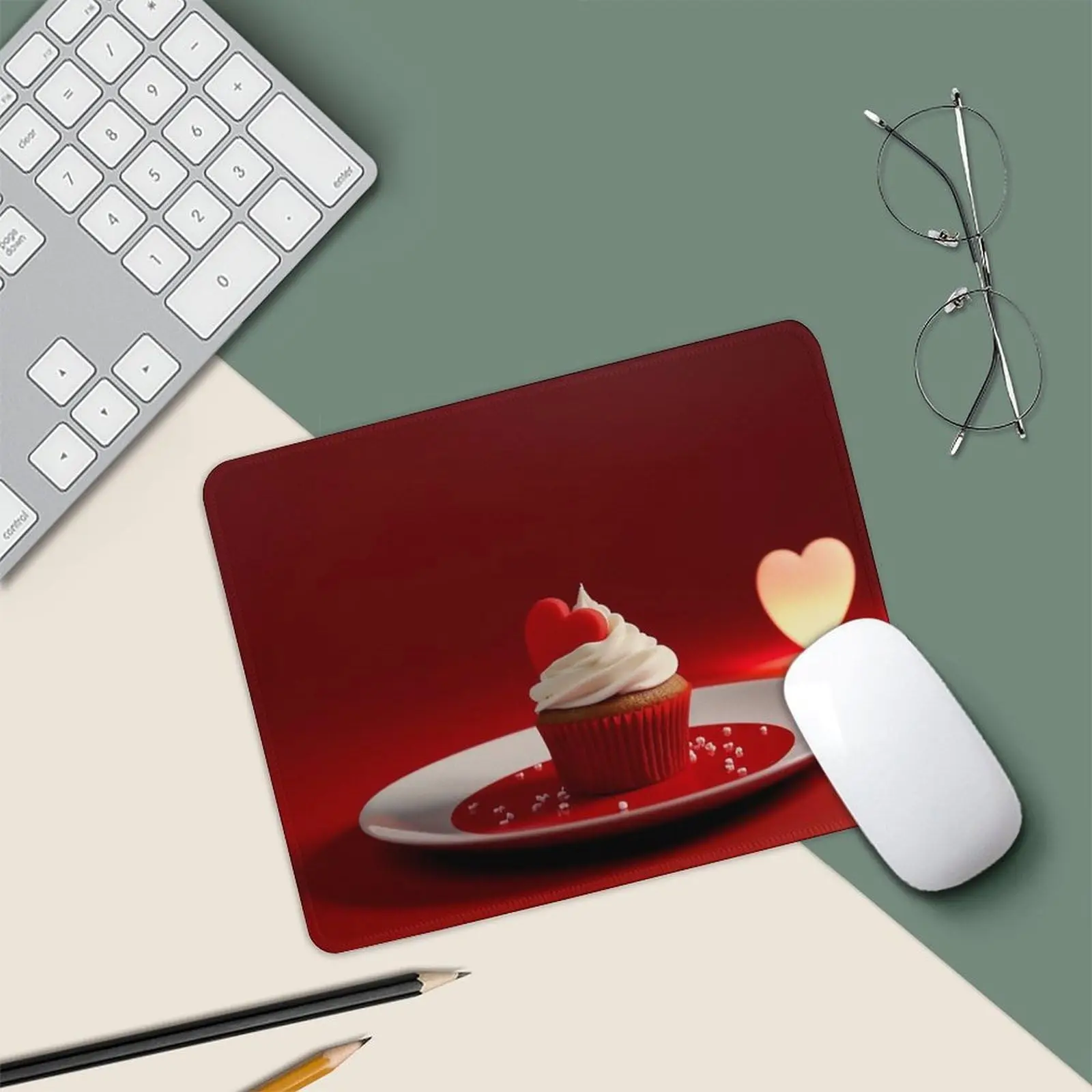 Кексы «с днем святого валентина» с красными сердечками - Фотография_3