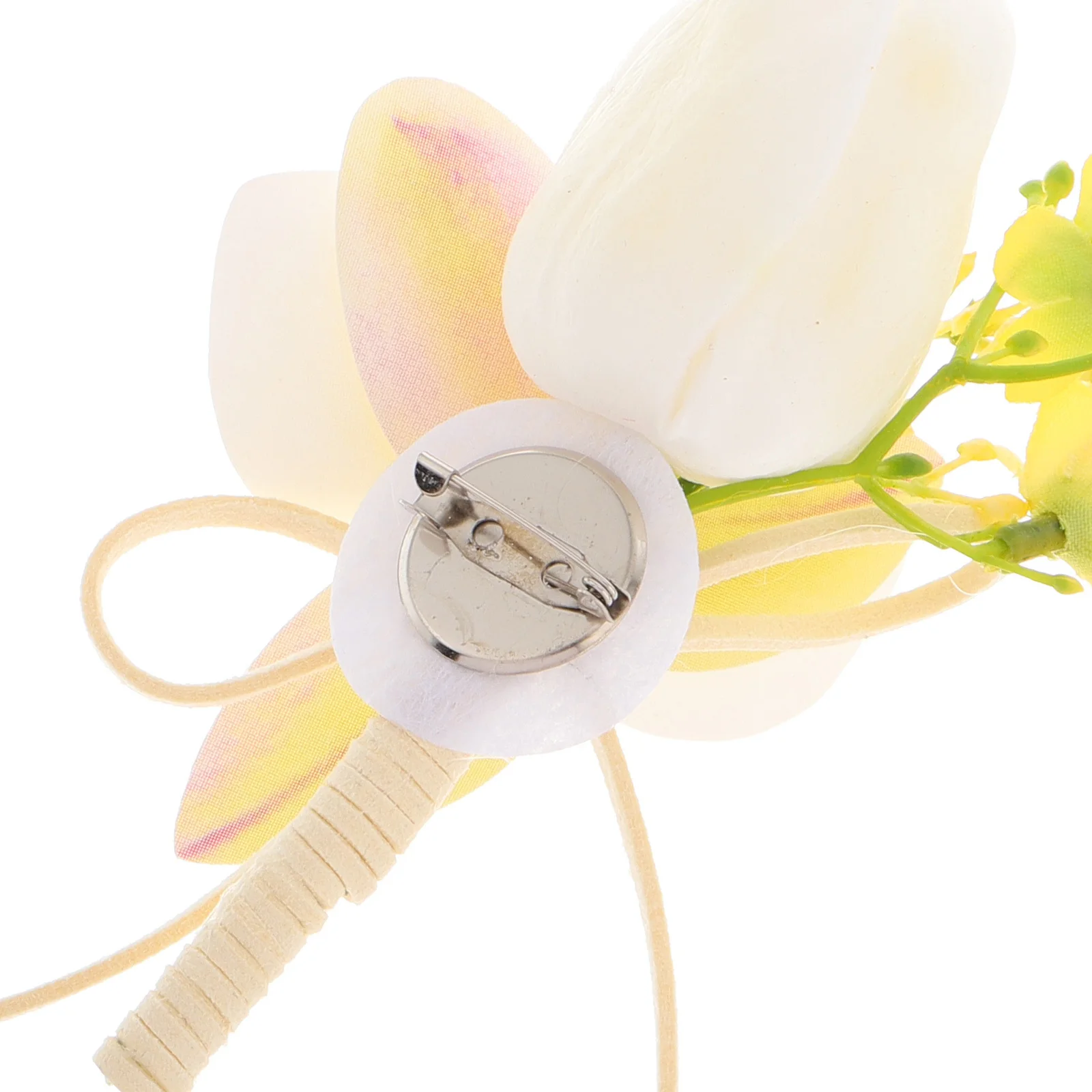 Брошь с цветком на лацкане - Фотография_2