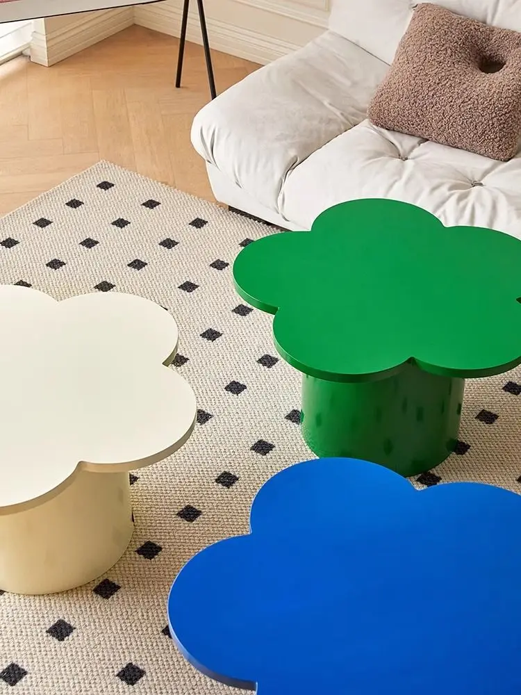 Журнальный столик специальной формы с скандинавским цветком - Фотография_4