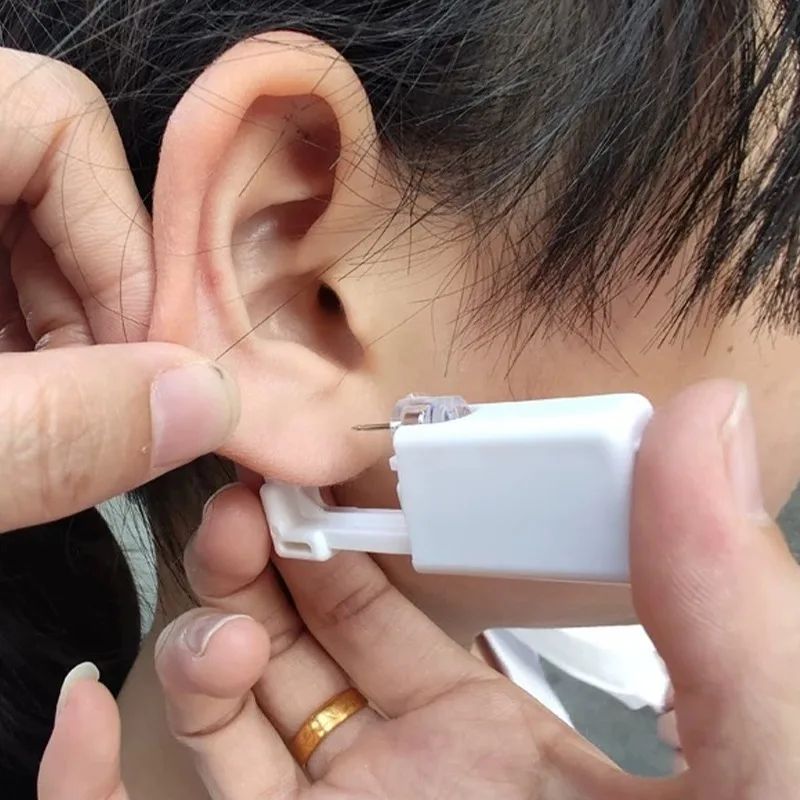 Безопасный пистолет для пирсинга ушей - Фотография_3