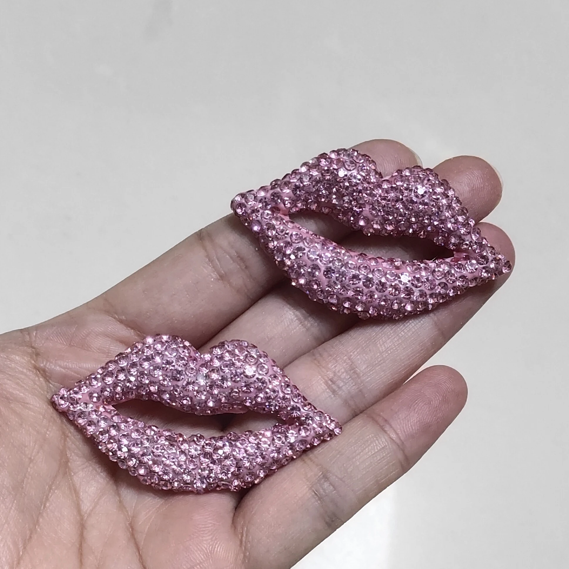 Блестящие стразы с бантом в виде медведя - Фотография_5