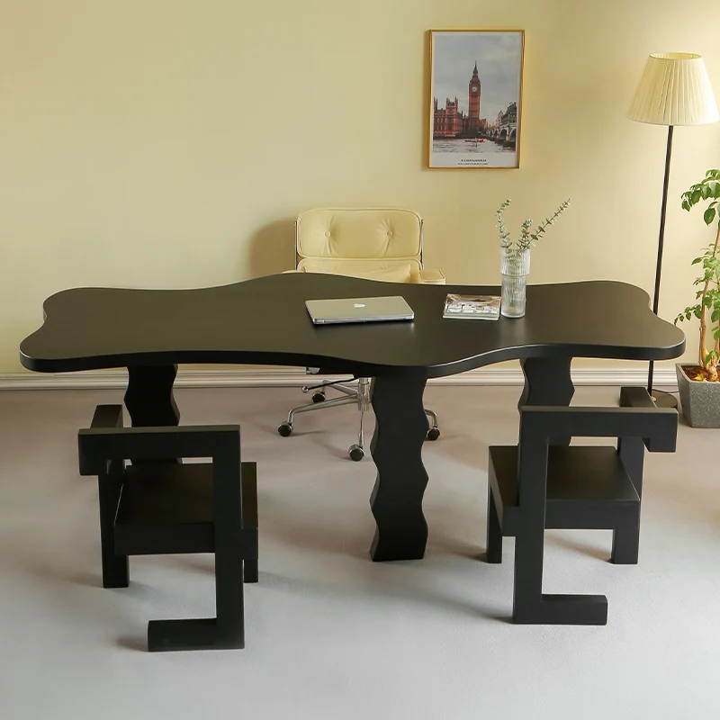 Скандинавский стол специальной формы из цельного дерева - Фотография_4