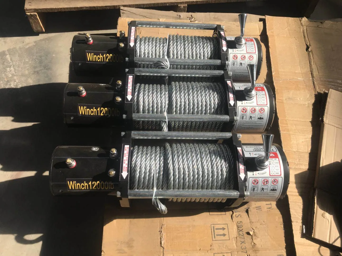 Маленькая электрическая лебедка 12 в - Фотография_6