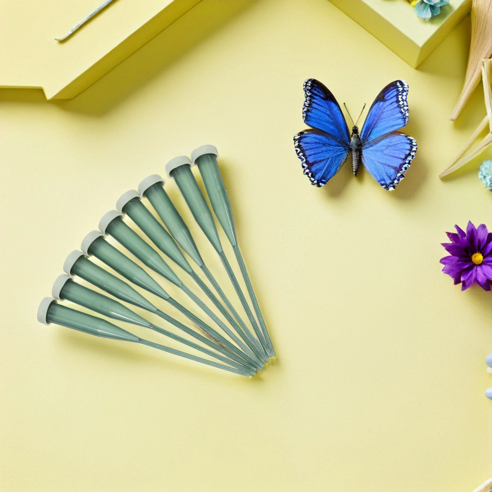 Трубочки для воды с свежими цветами - Фотография_2