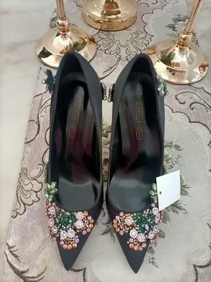 Женские атласные туфли на высоком каблуке с острым носком - Фотография_3