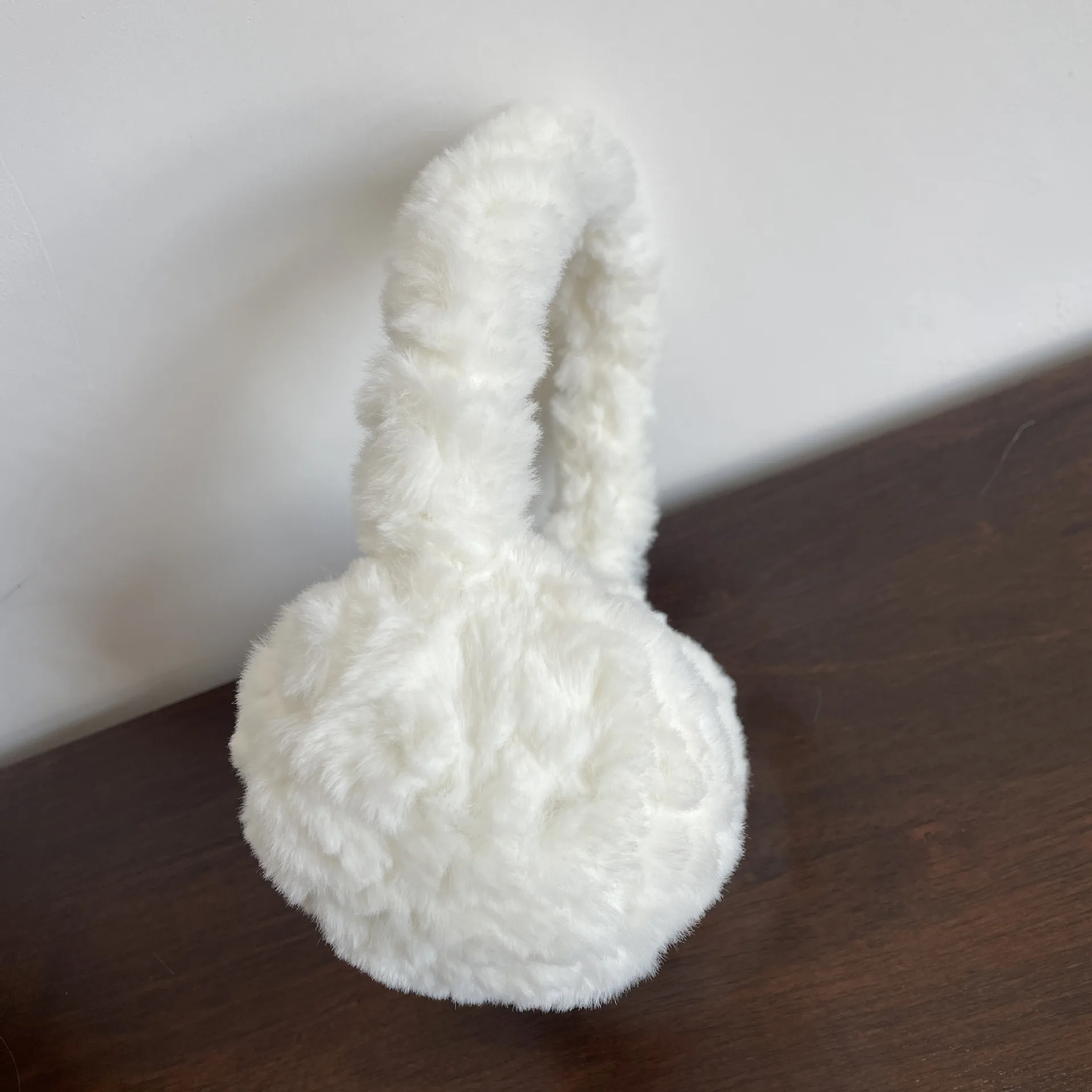 Белые длинношерстные плюшевые наушники из искусственной шерсти - Фотография_3