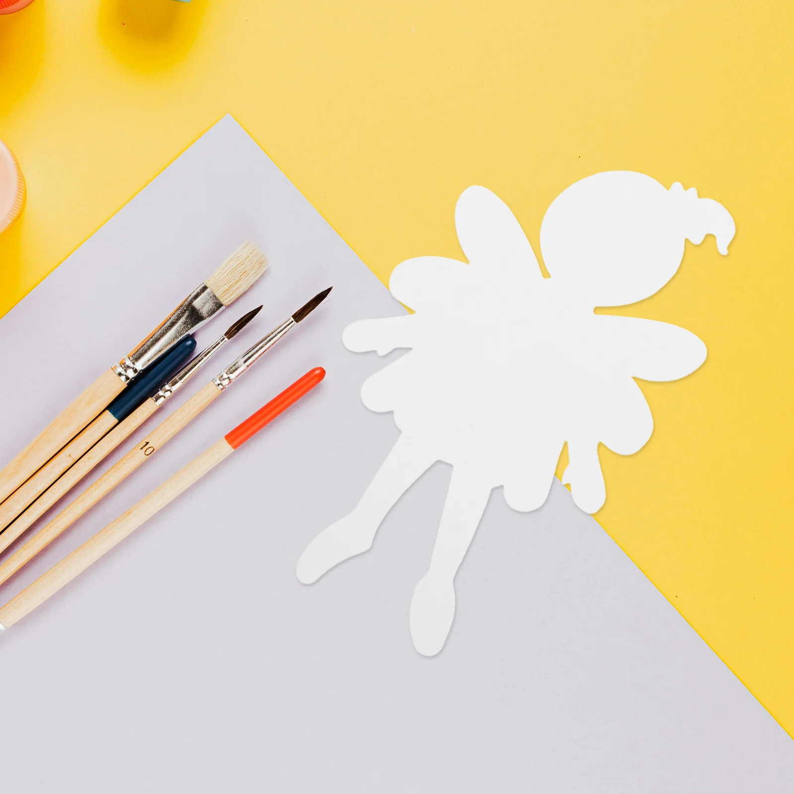 Пустая бумага, вырезы для людей - Фотография_2