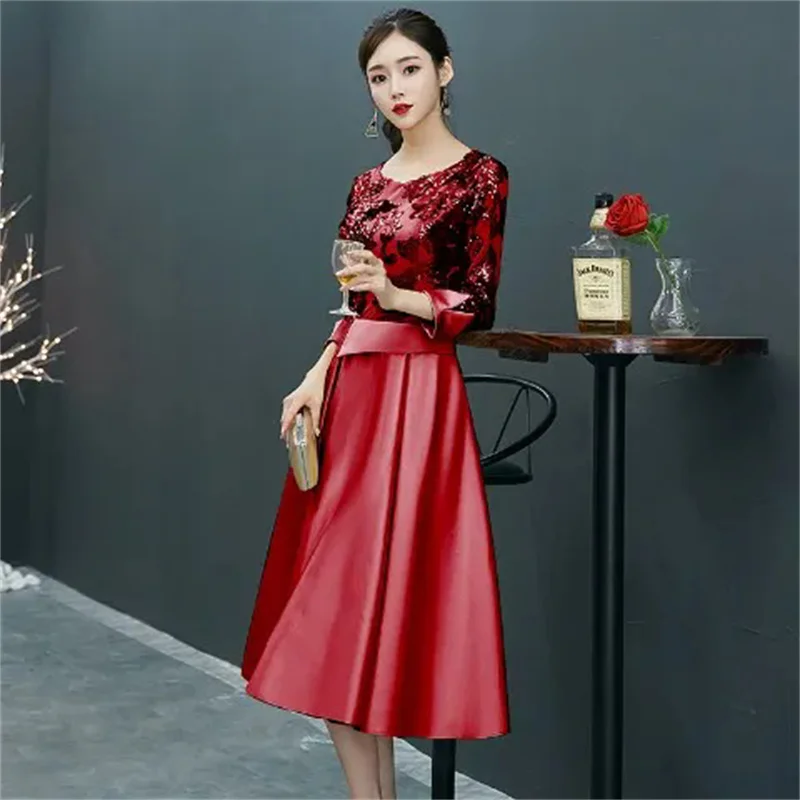 Вечернее платье для женщин - Фотография_3