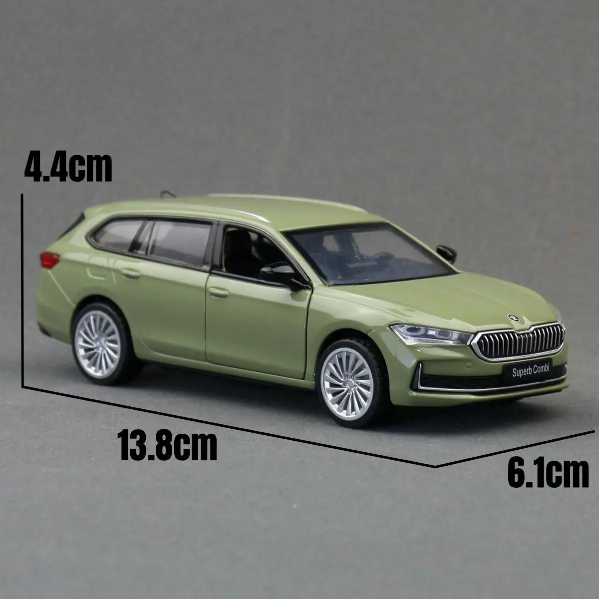 Skoda superb combi sedan игрушечная - Фотография_6
