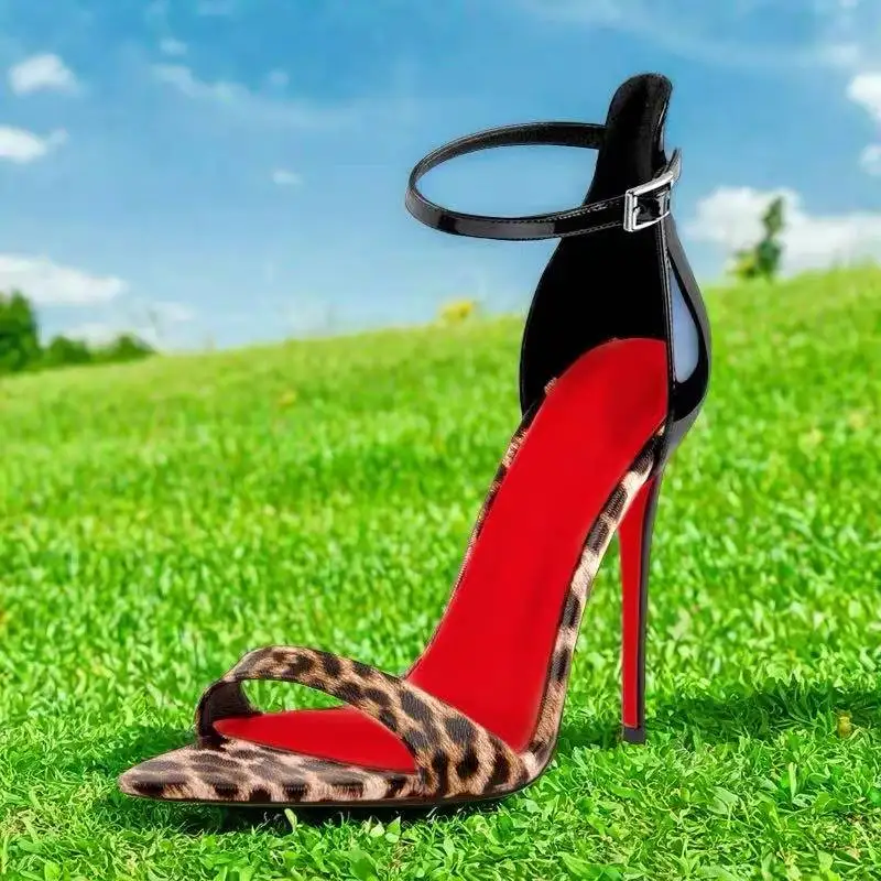 Женские туфли на высоком каблуке с леопардовым принтом и острым носком - Фотография_4