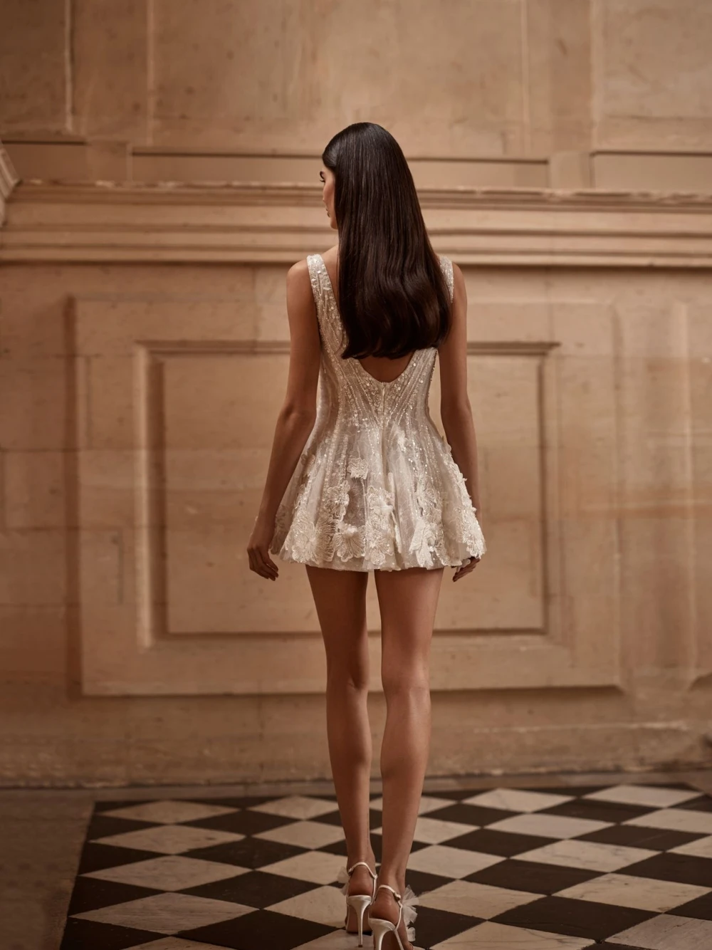 Мини-сексуальные свадебные платья с v-образным вырезом - Фотография_4