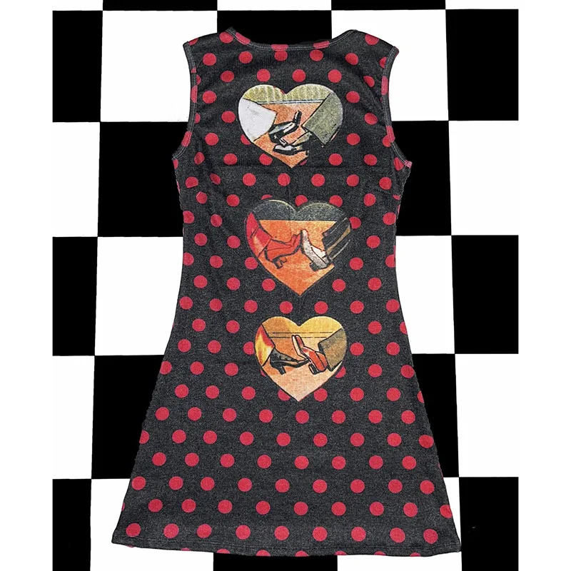 Утягивающее милое женское платье - Фотография_3