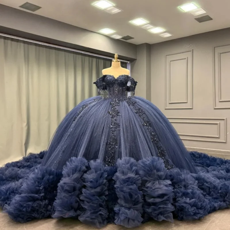Блестящее темно-синее платье quinceanera с открытыми плечами и кристаллами - Фотография_2