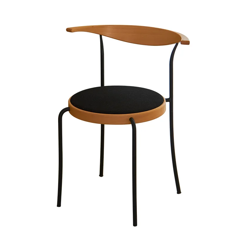 Антикварный стул со спинкой