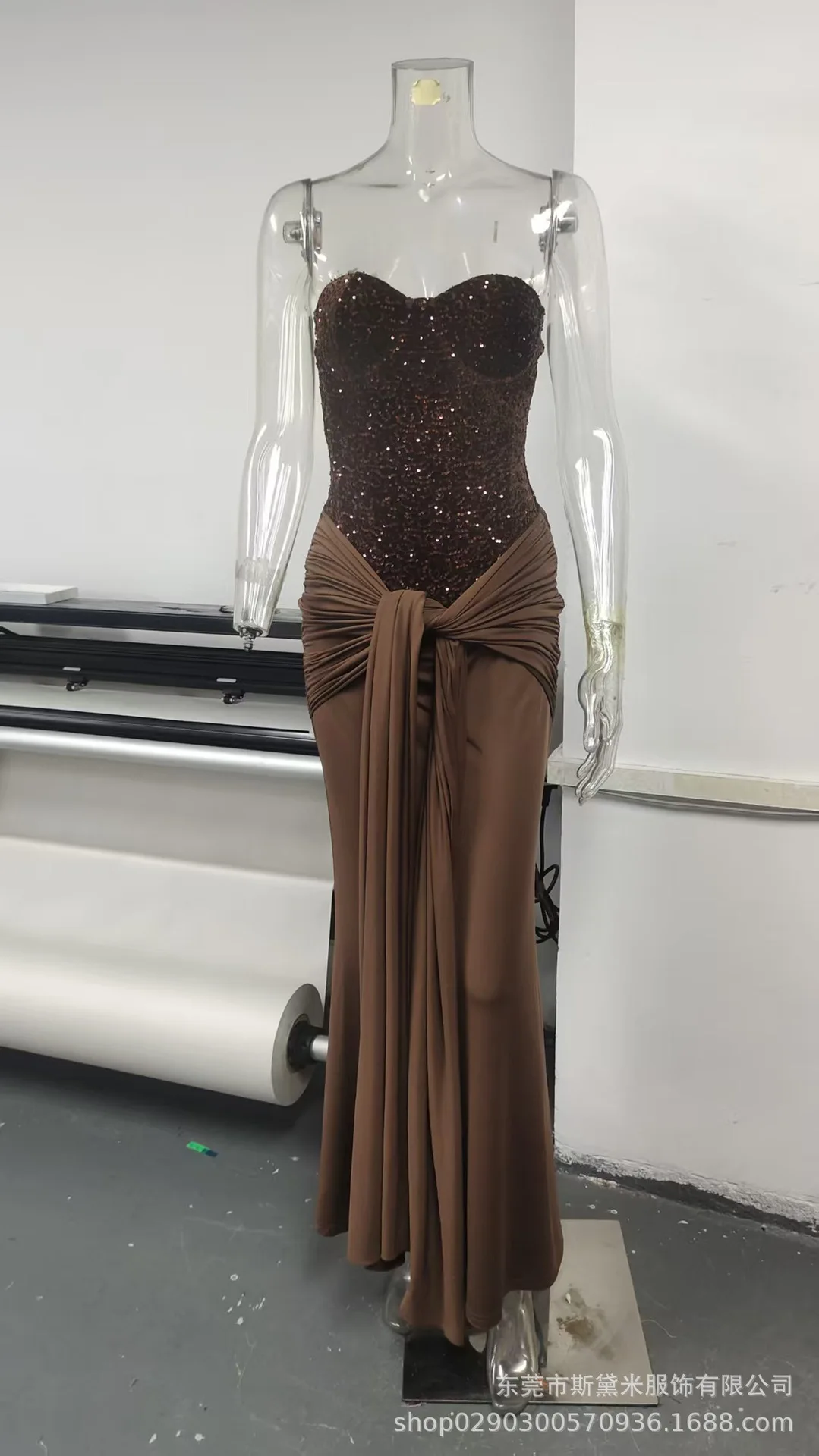 Белое женское платье для выпускного вечера с блестками - Фотография_5