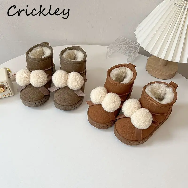 Милые зимние сапоги с помпоном для девочек