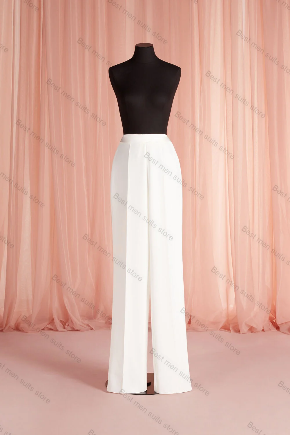 Женский костюм с белым жемчугом - Фотография_3