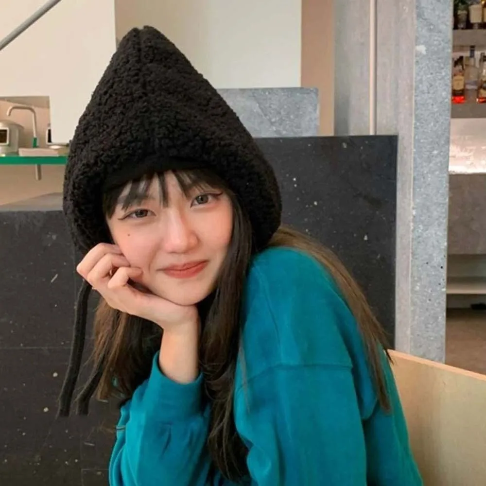 Индивидуальная пушистая новогодняя красная шапка - Фотография_3