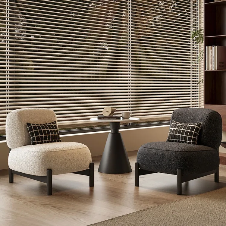 Кремовый антикварный диван для гостиной - Фотография_2