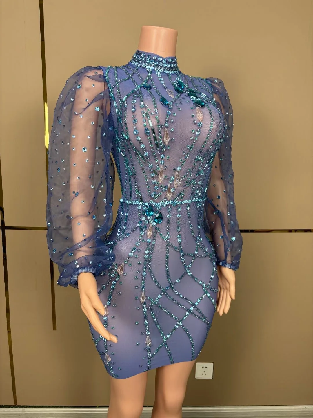 Платье performance blue rhinestone с объемными рукавами для ночного клуба - Фотография_5