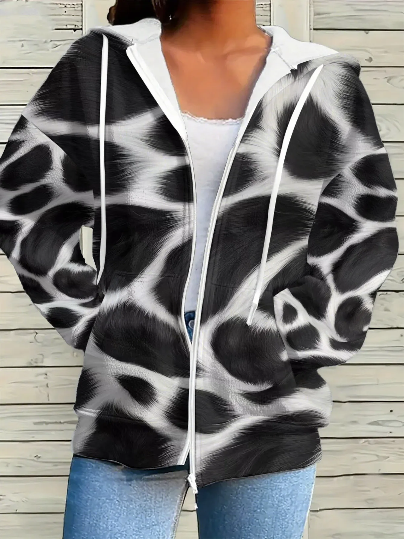 Привлекательная черно-белая пушистая - Фотография_4