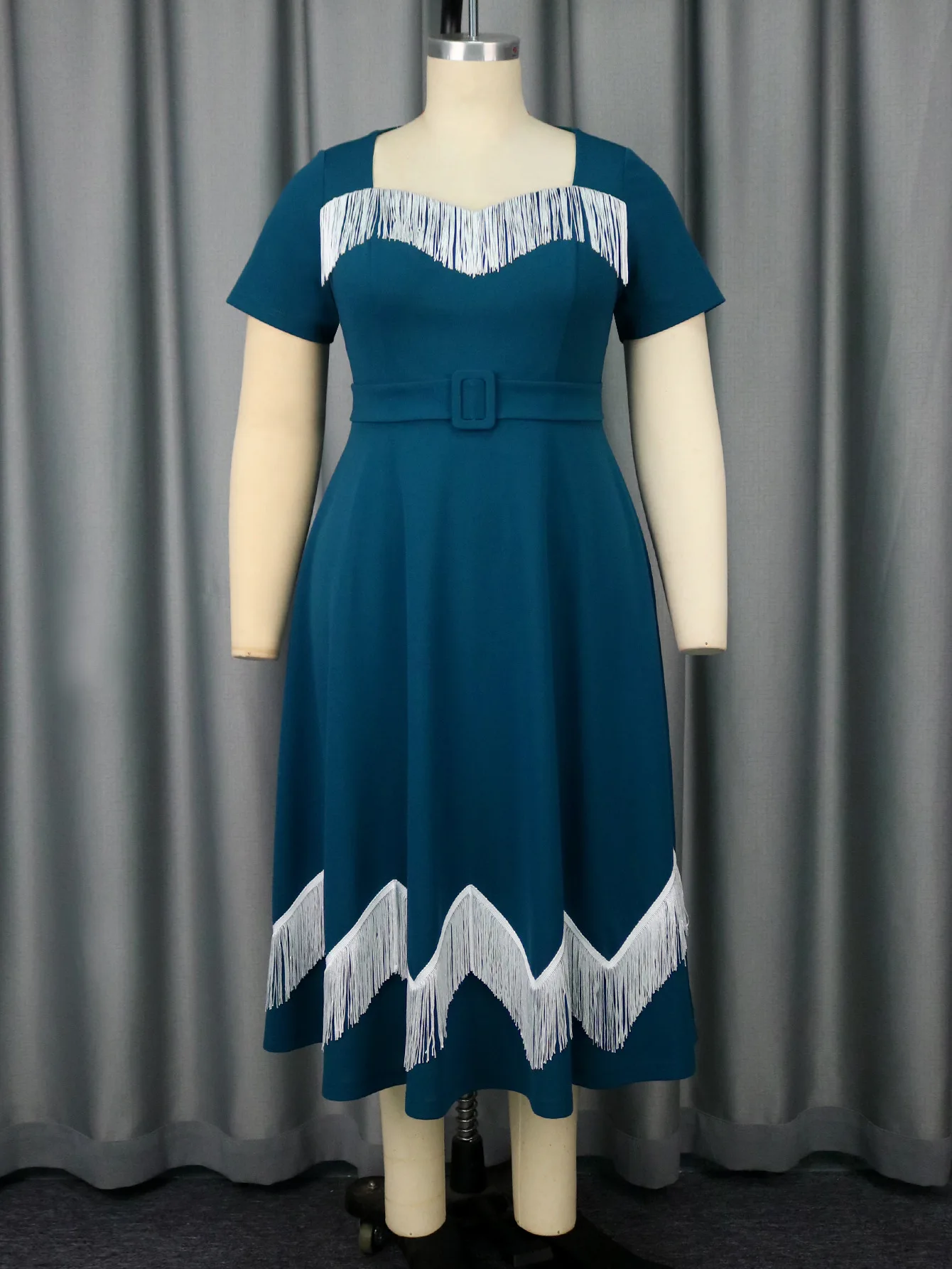 Элегантное платье больших размеров - Фотография_5