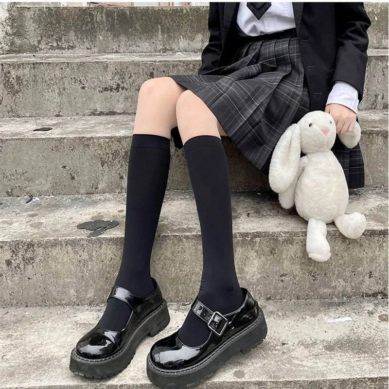 Solid color black white long socks - Фотография_4