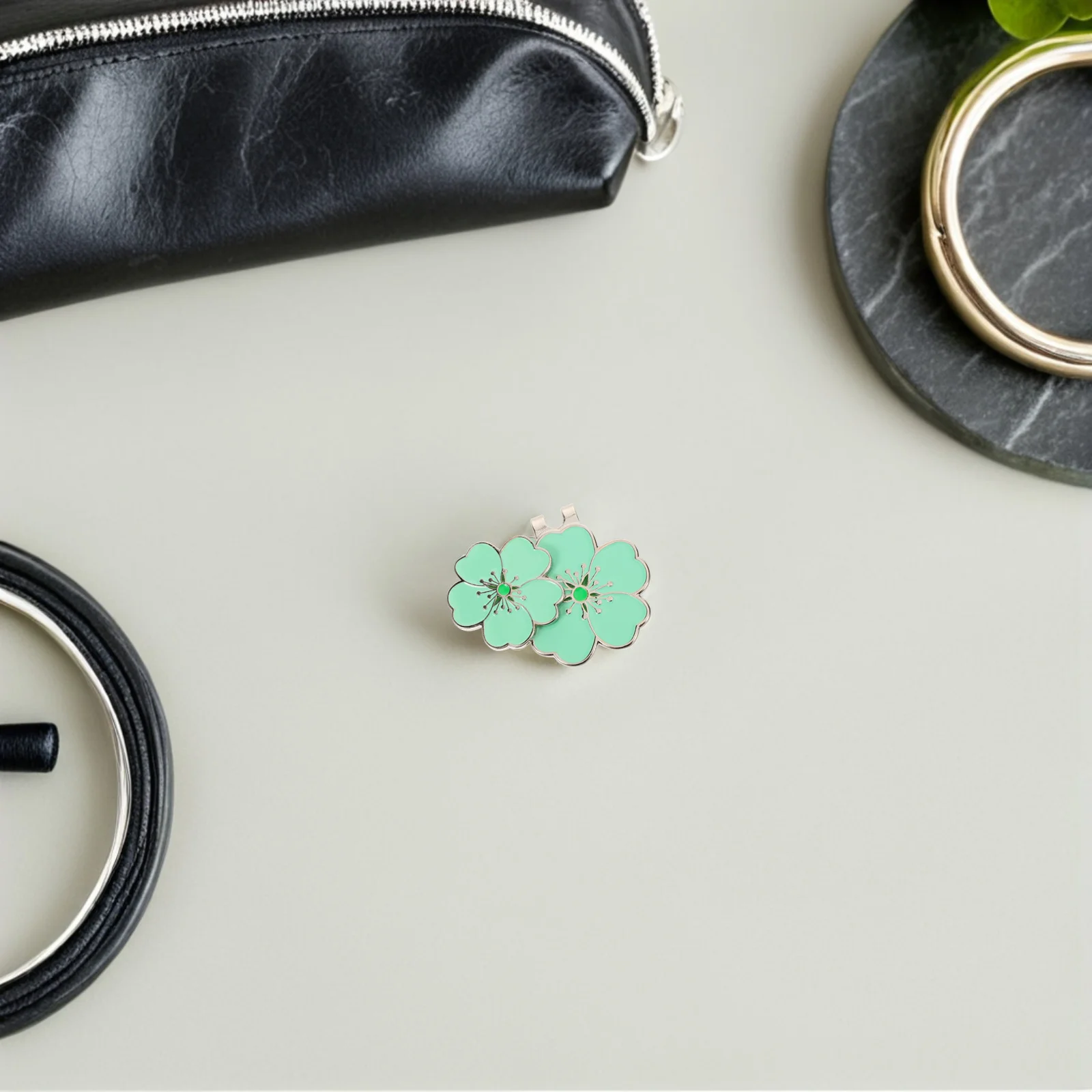 Зажим для шляпы для гольфа в форме цветка - Фотография_3