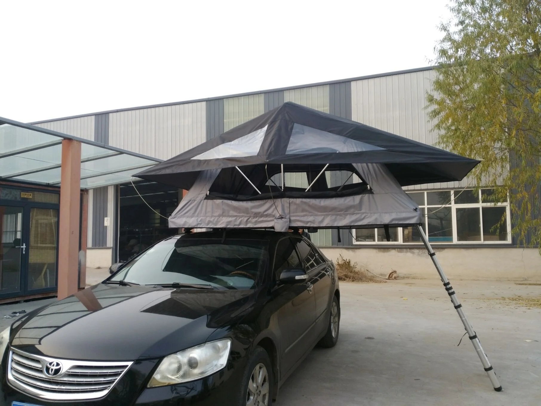 Новая палатка на крыше автомобиля - Фотография_3