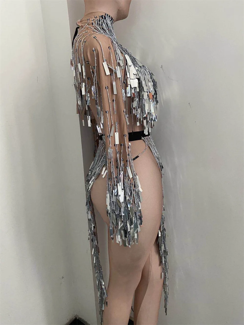 Элегантный комбинезон со стразами - Фотография_6