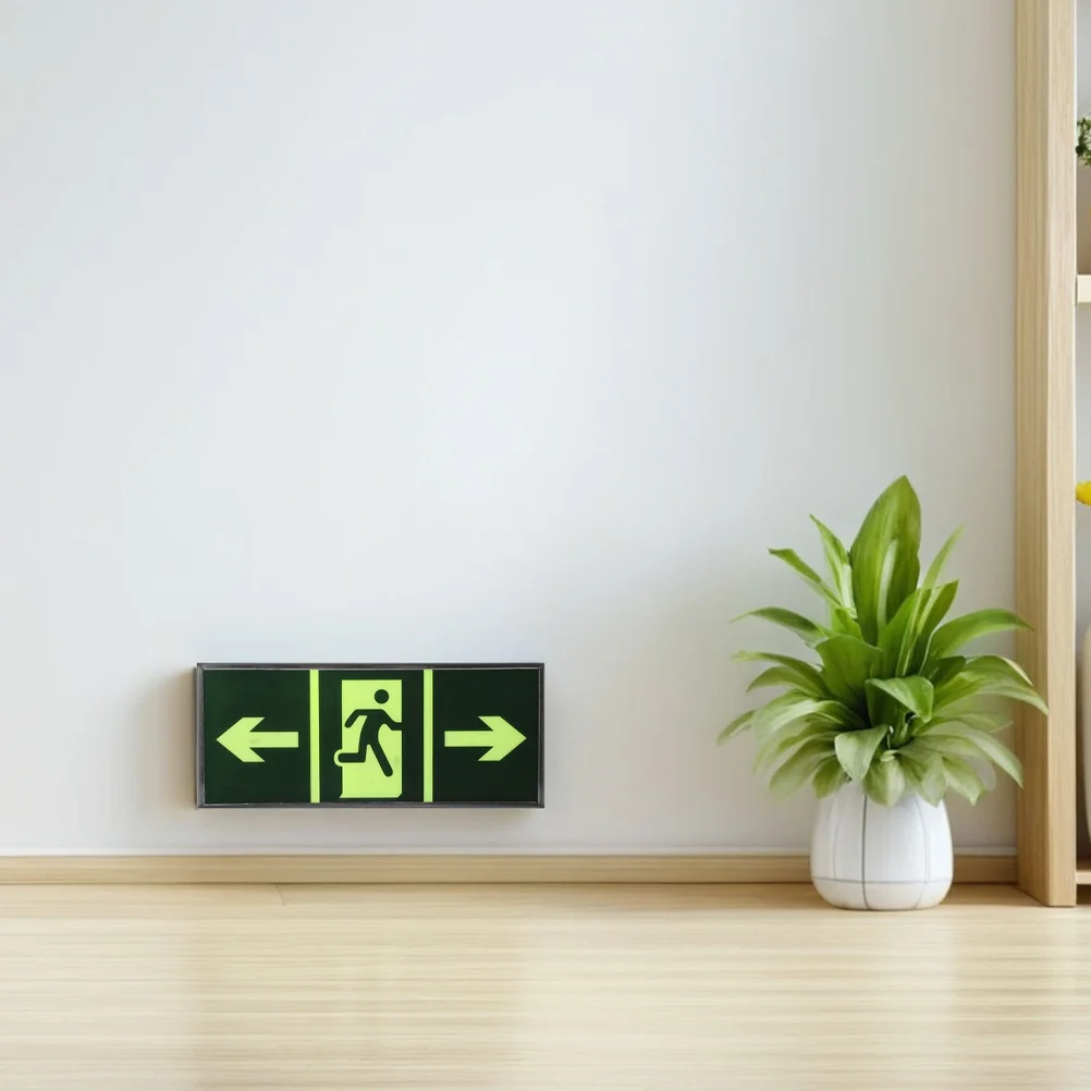 Знаки безопасности аварийного выхода - Фотография_2