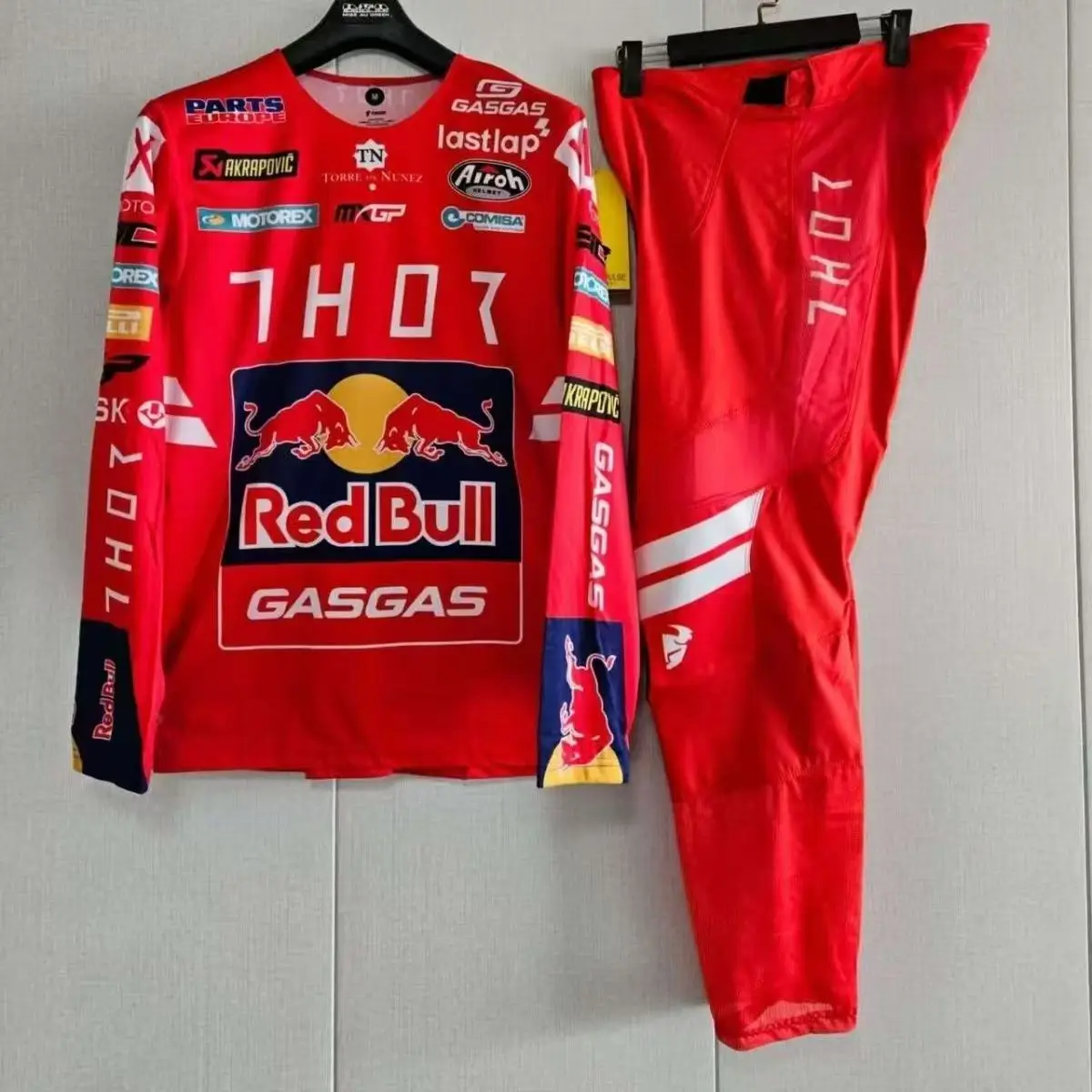 Red bull коллаборация thor мотоциклетный
