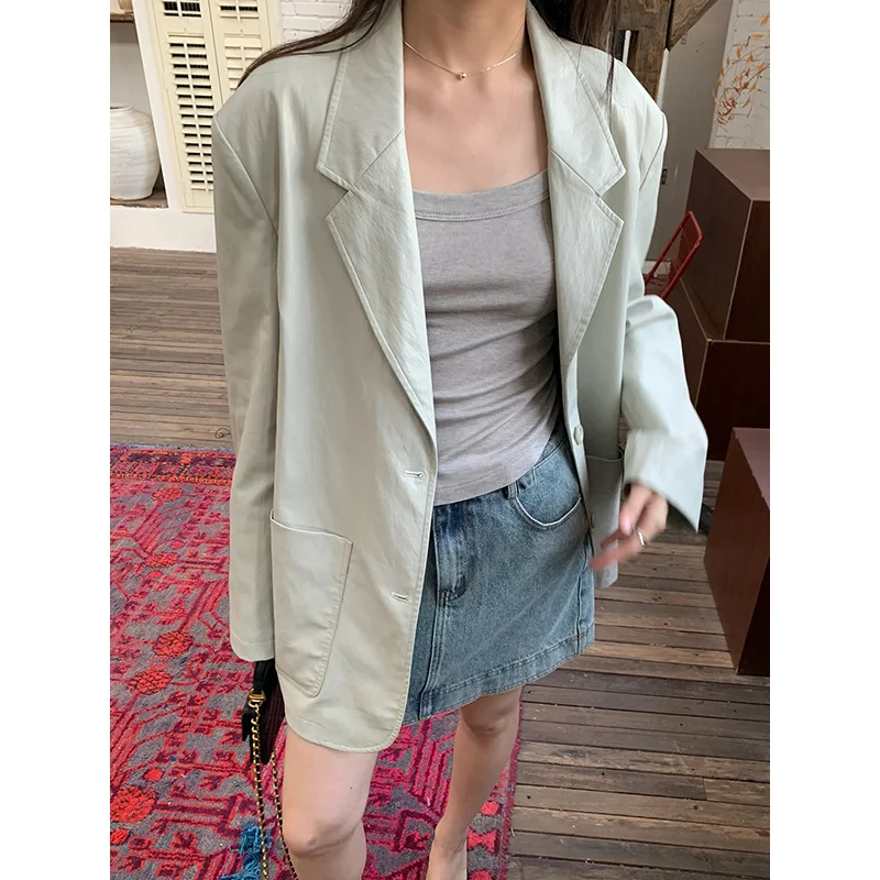 Женская куртка из искусственной кожи с лацканами - Фотография_5