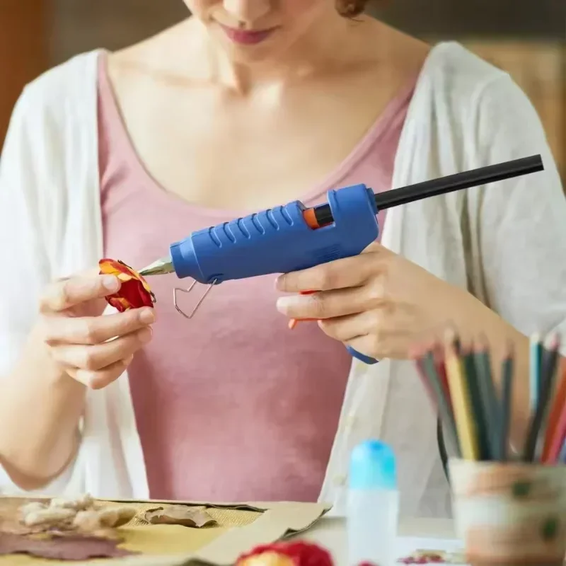 Черный термоклеевой клей-карандаш - Фотография_4