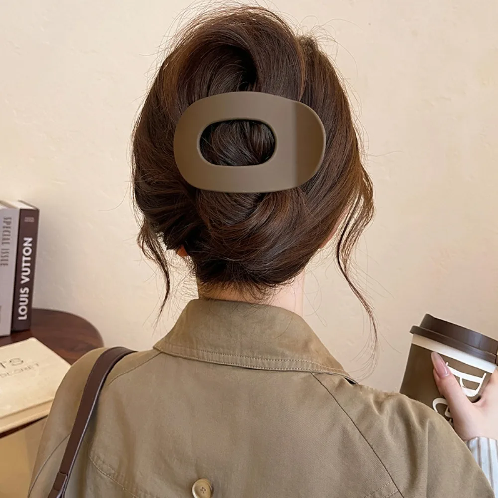 Заколка для волос из пк для женщин - Фотография_3